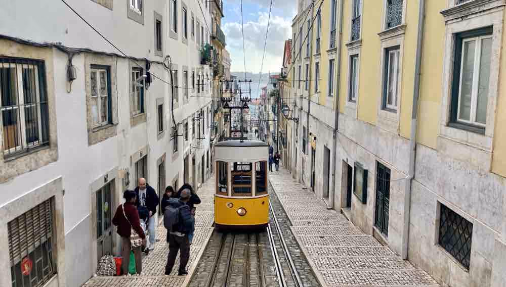 Tram28