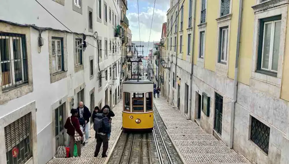 Tram28